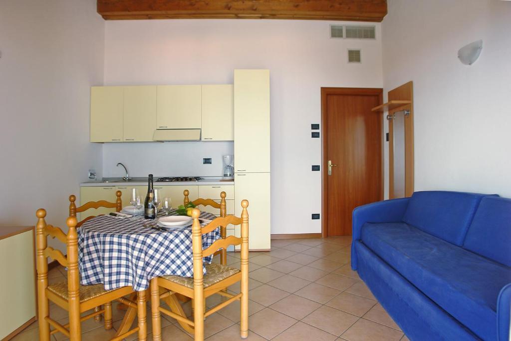 Residence Borgo Dei Limoni - Appartamenti Con Garage Gargnano Værelse billede